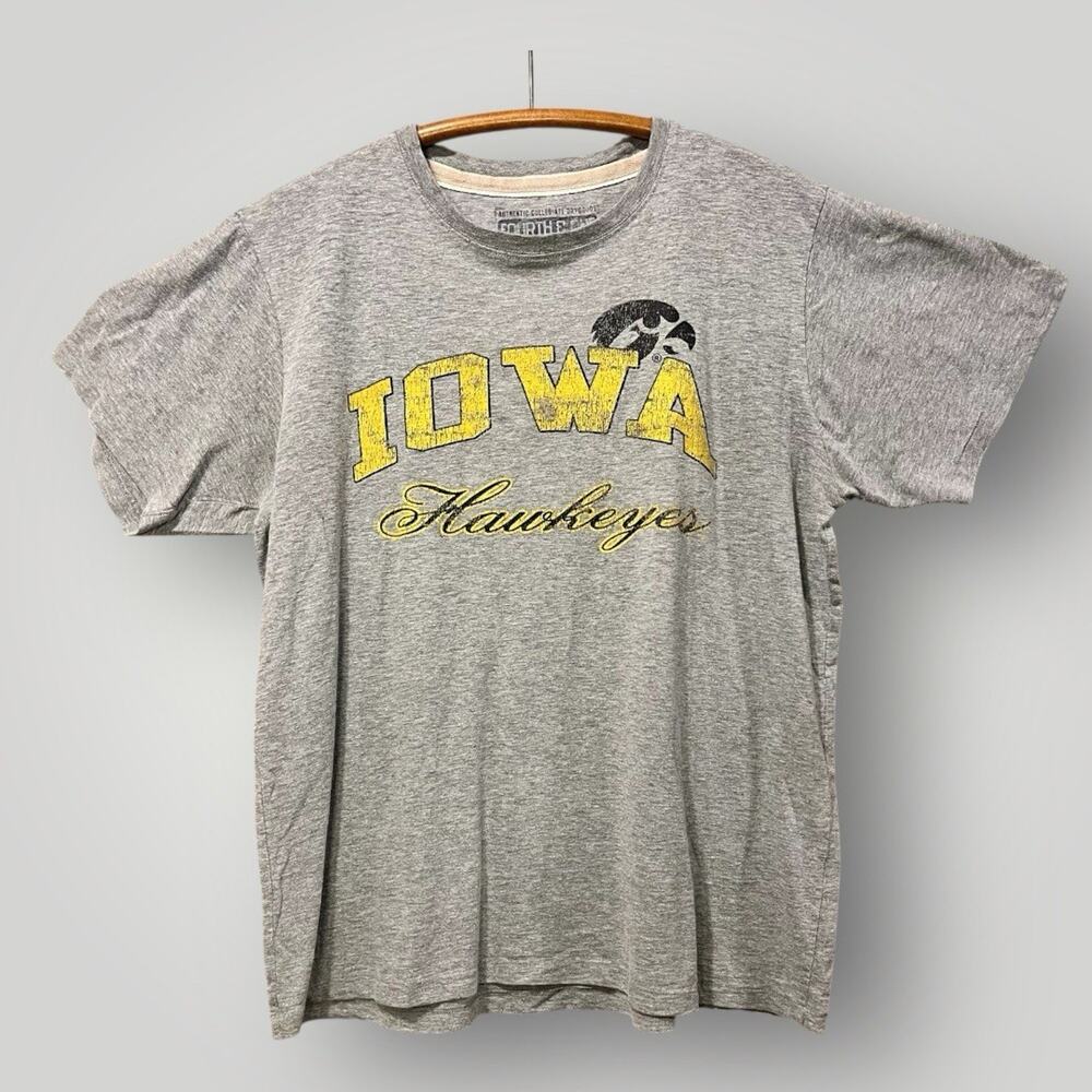 Iowa Hawkeye T Shirt Men’s Size XL- (Small stain on arm cuff) Vintage-Look